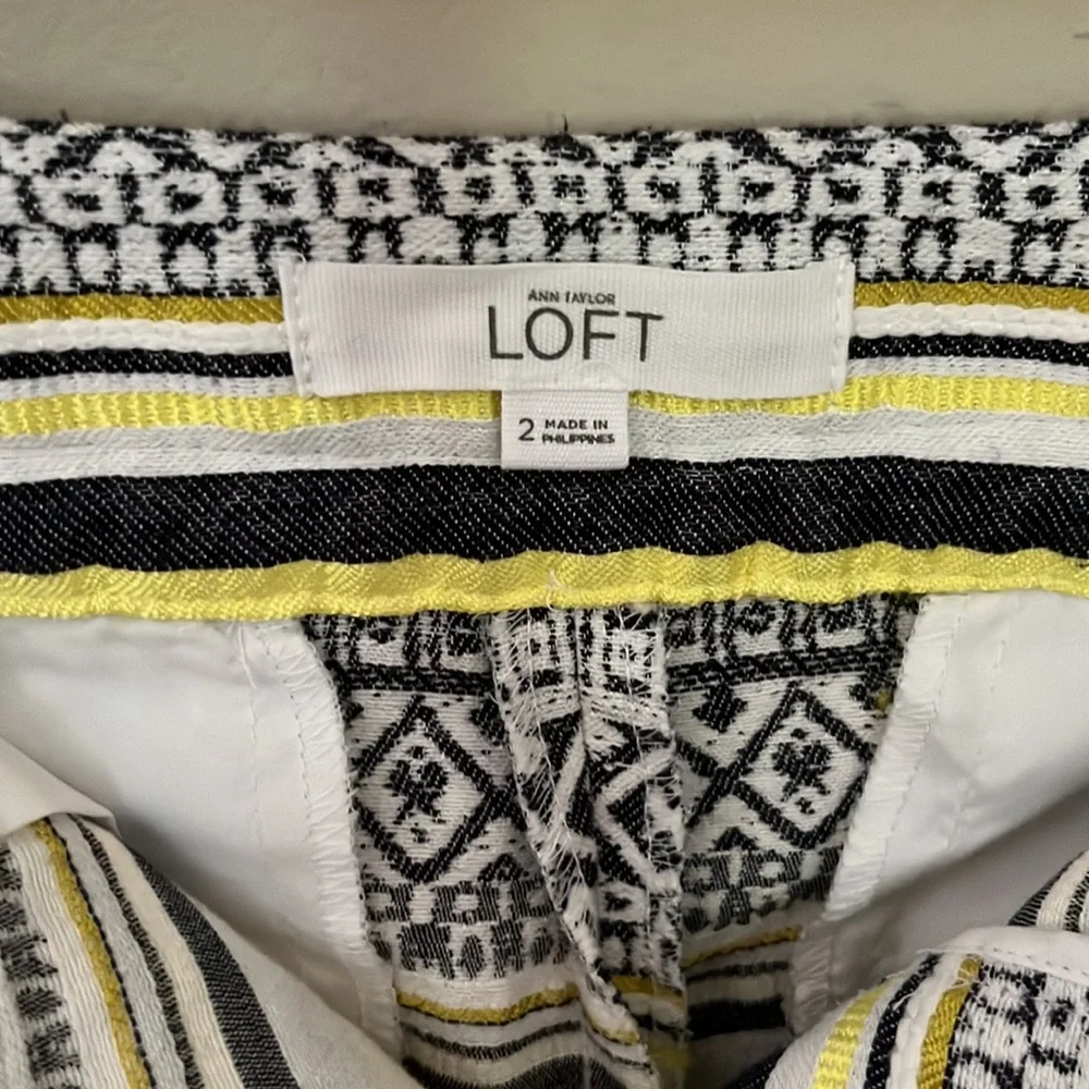 Ann Taylor Loft The Riviera Short Size 2 - Picture 5 of 6